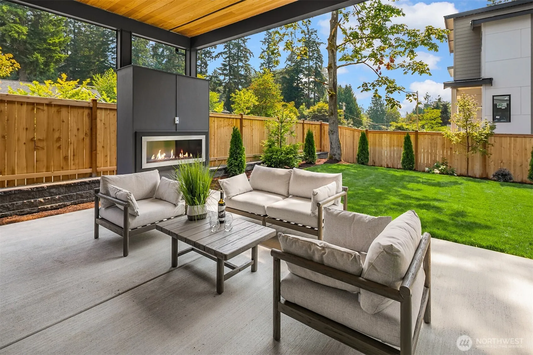 Property photo for 7925 Ne 124th Street, Kirkland photo 2