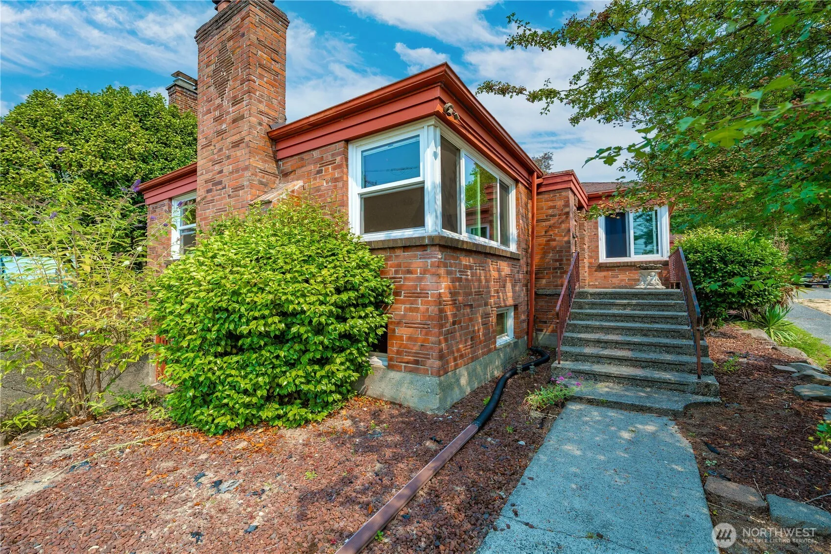 Property photo for 2016 30th Avenue S, Seattle photo 4