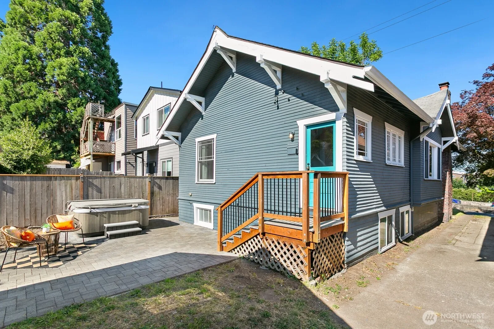 Property photo for 4329 5th Avenue Ne, Seattle photo 2