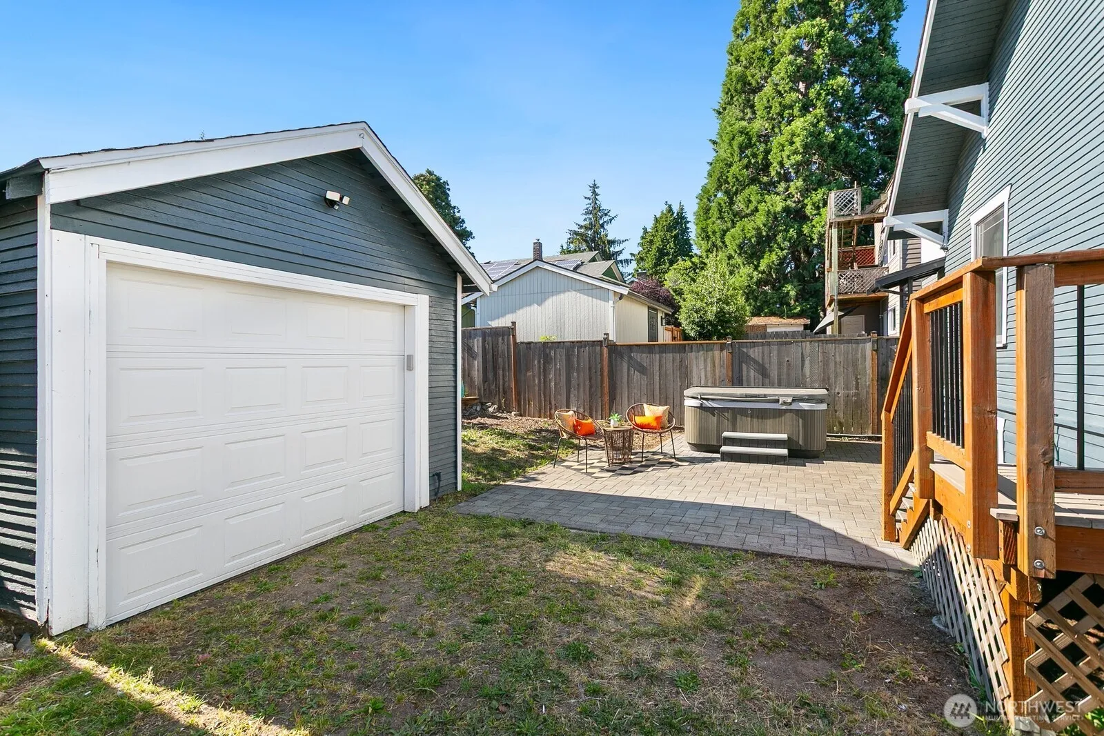 Property photo for 4329 5th Avenue Ne, Seattle photo 3
