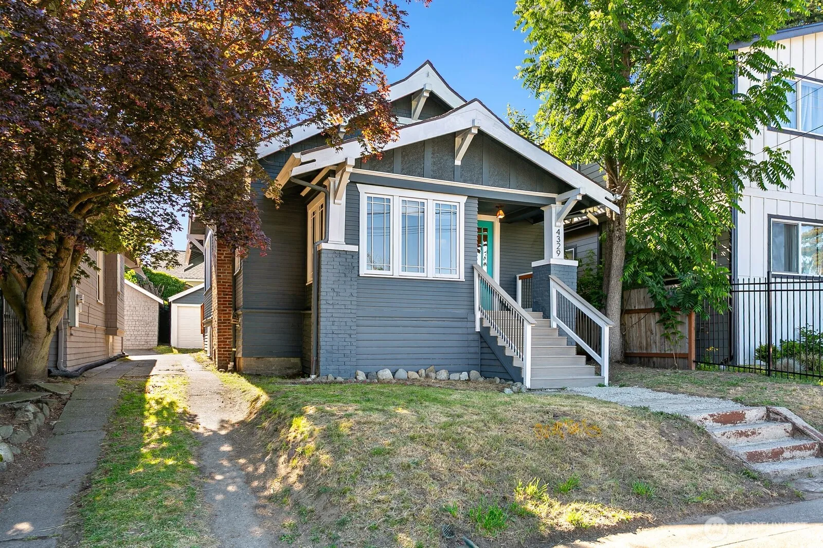 Property photo for 4329 5th Avenue Ne, Seattle