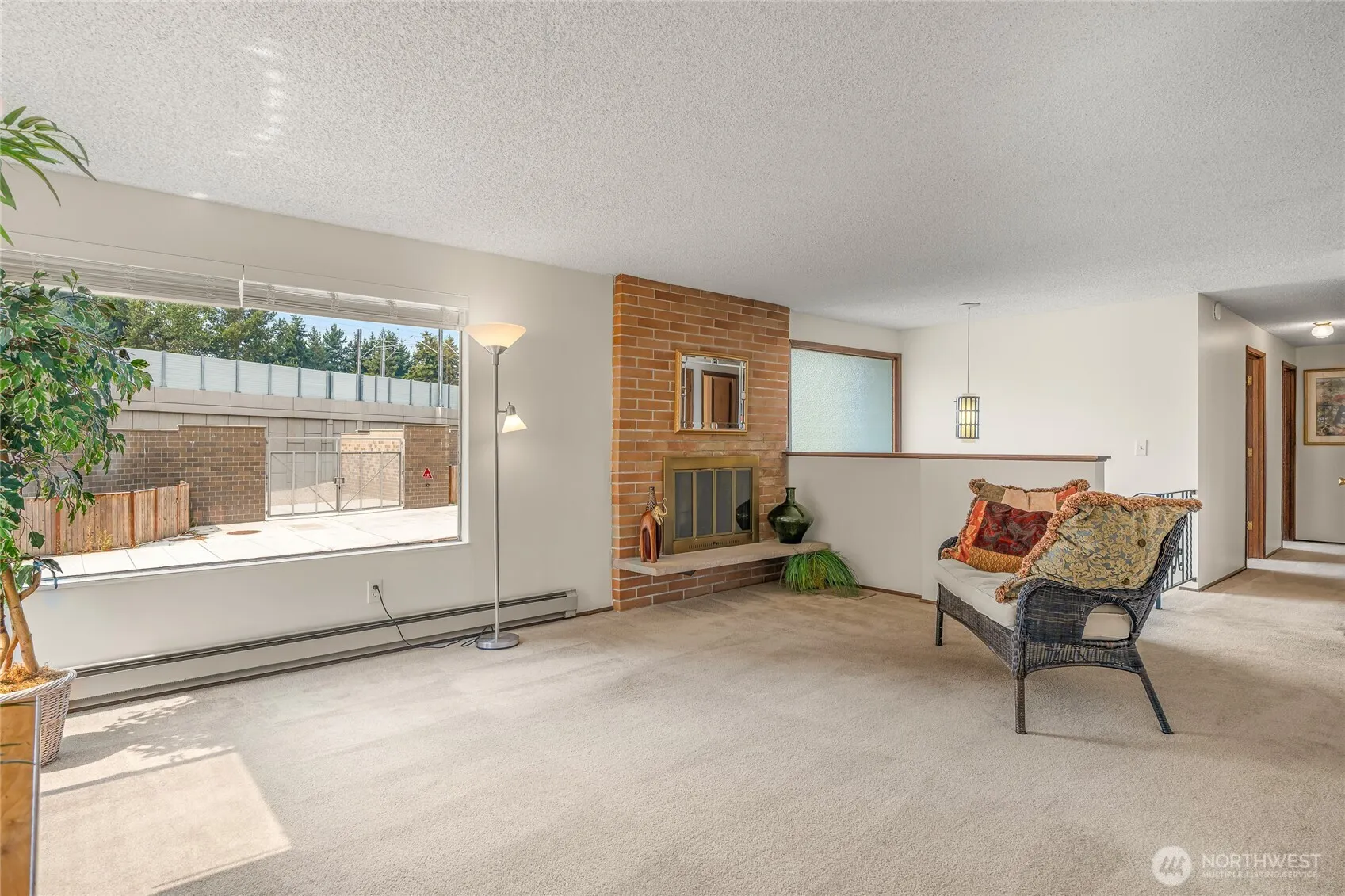 Property photo for 15112 3rd Avenue Ne, Shoreline photo 3