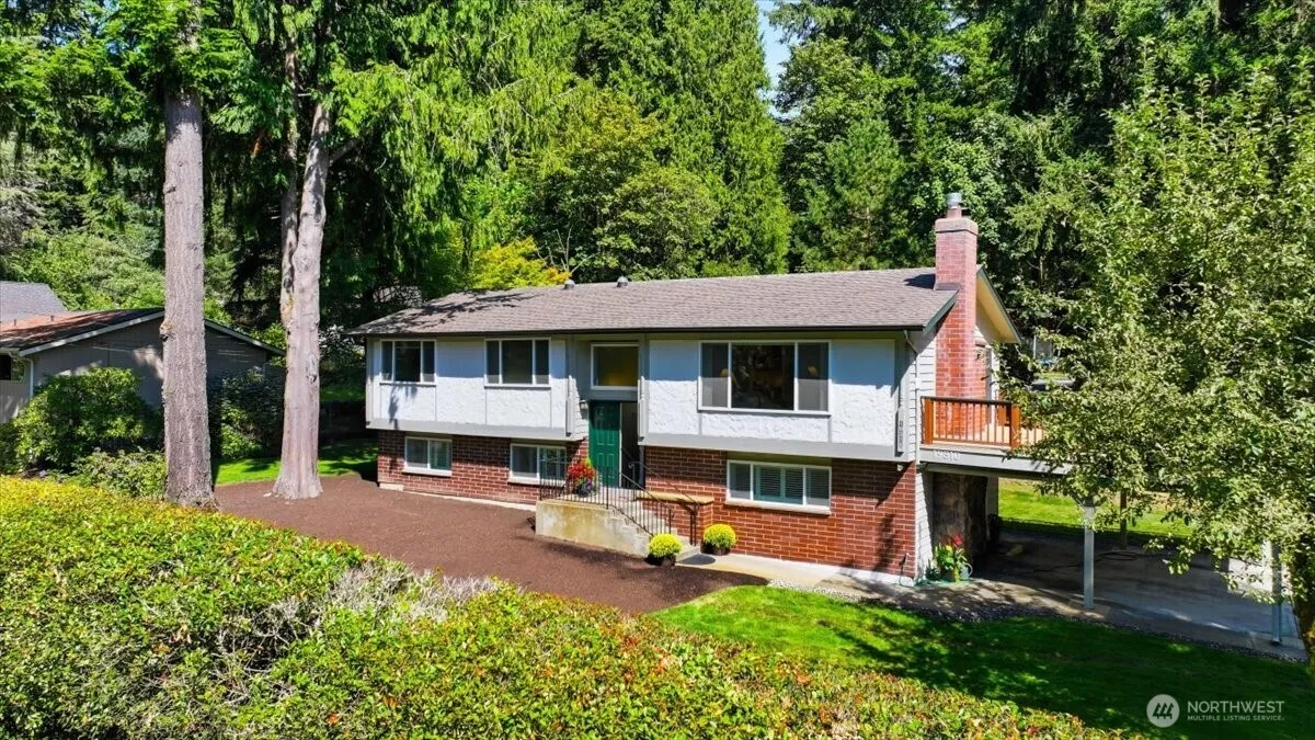 Property photo for 19310 37th Avenue Ne, Lake Forest Park photo 2