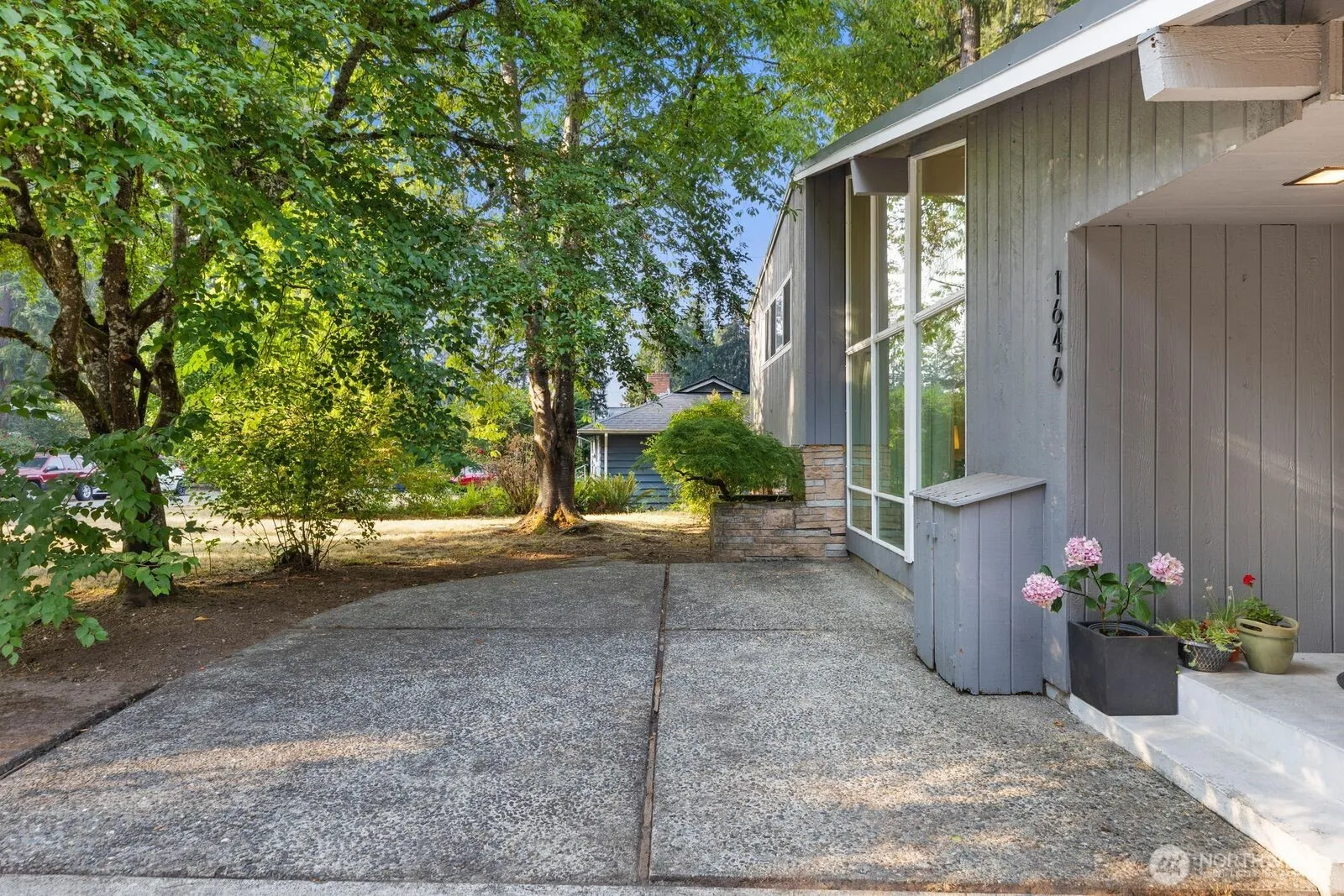 Property photo for 1646 152nd Avenue Se, Bellevue photo 5