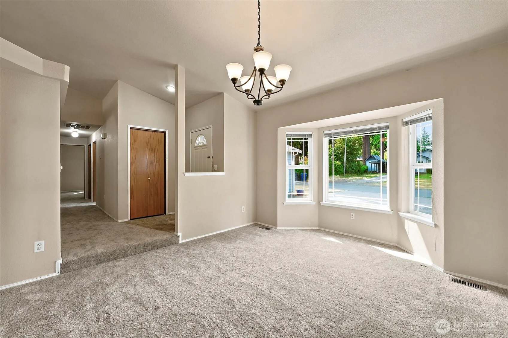 Property photo for 2112 Thurston Avenue Ne, Olympia photo 5