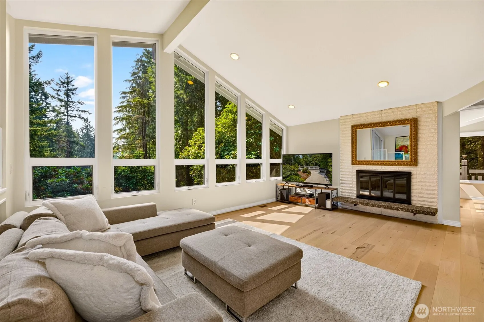 Property photo for 16224 195th Place Ne, Woodinville photo 5