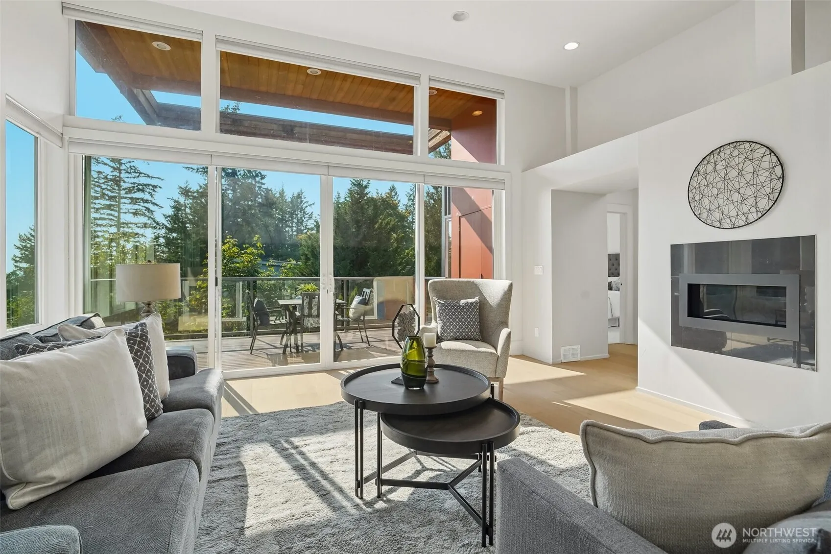 Property photo for 1522 211th Place Ne, Sammamish photo 2