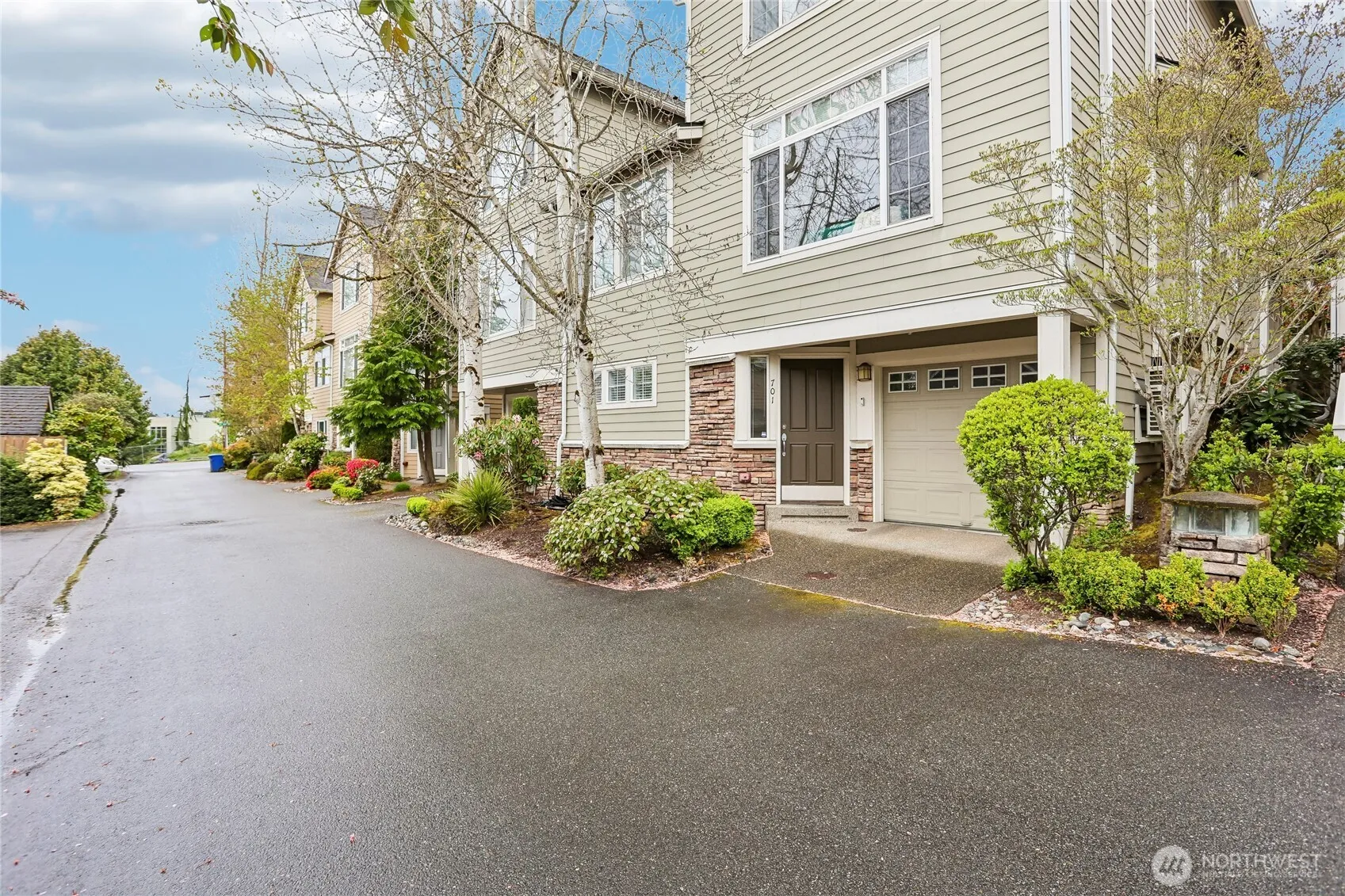 Property photo for 11875 Se 4th Place #701, Bellevue photo 3
