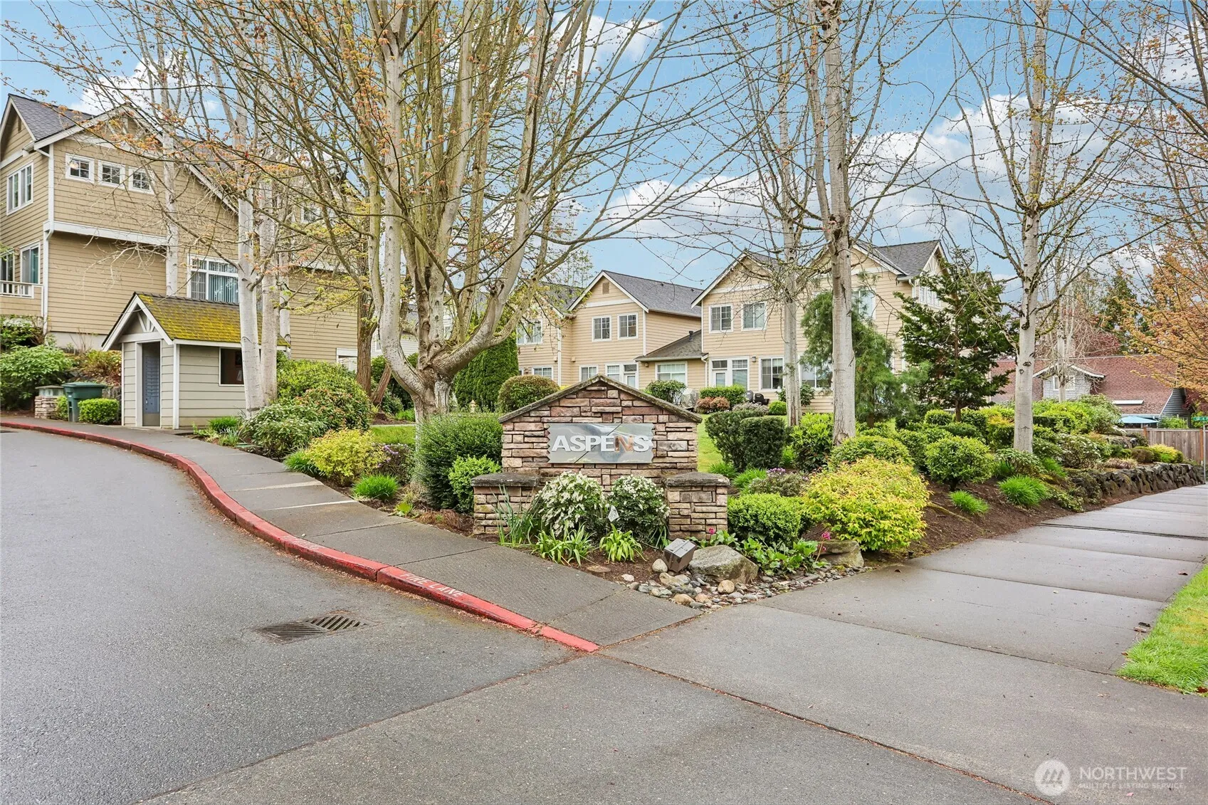 Property photo for 11875 Se 4th Place #701, Bellevue photo 2