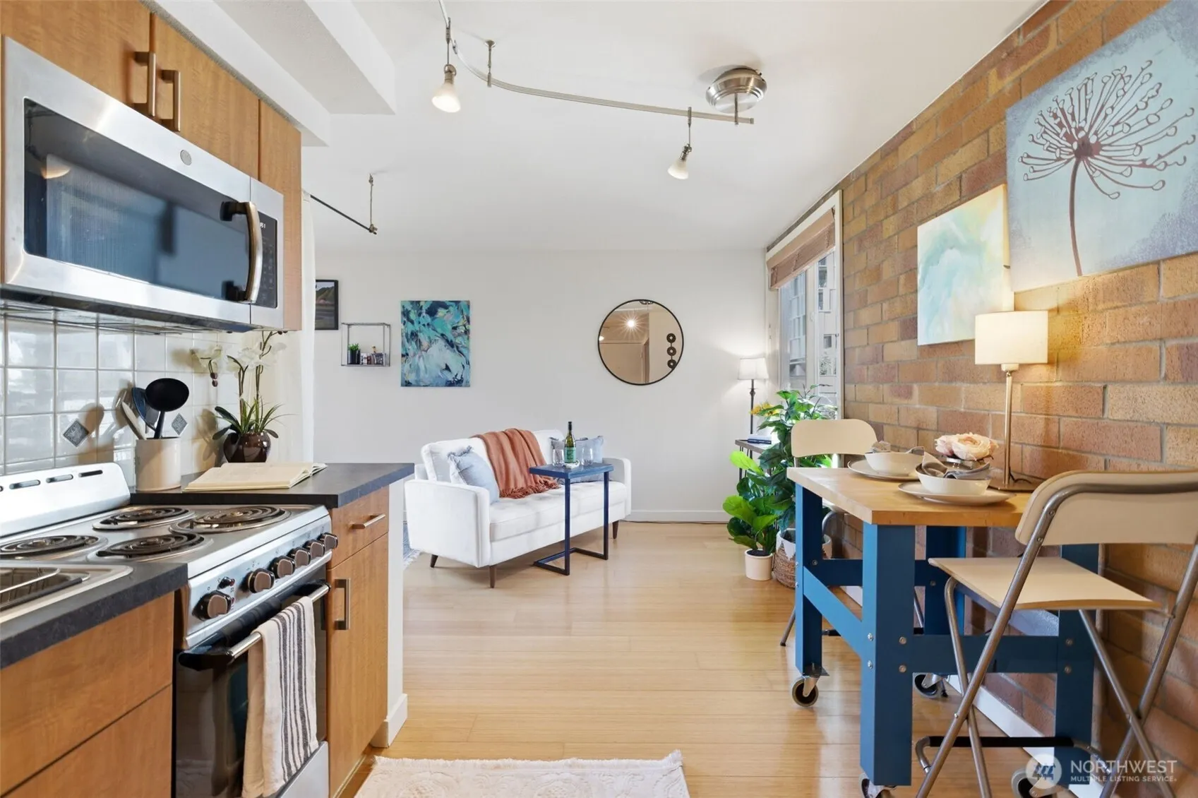 Property photo for 905 Cherry Street #306, Seattle photo 4