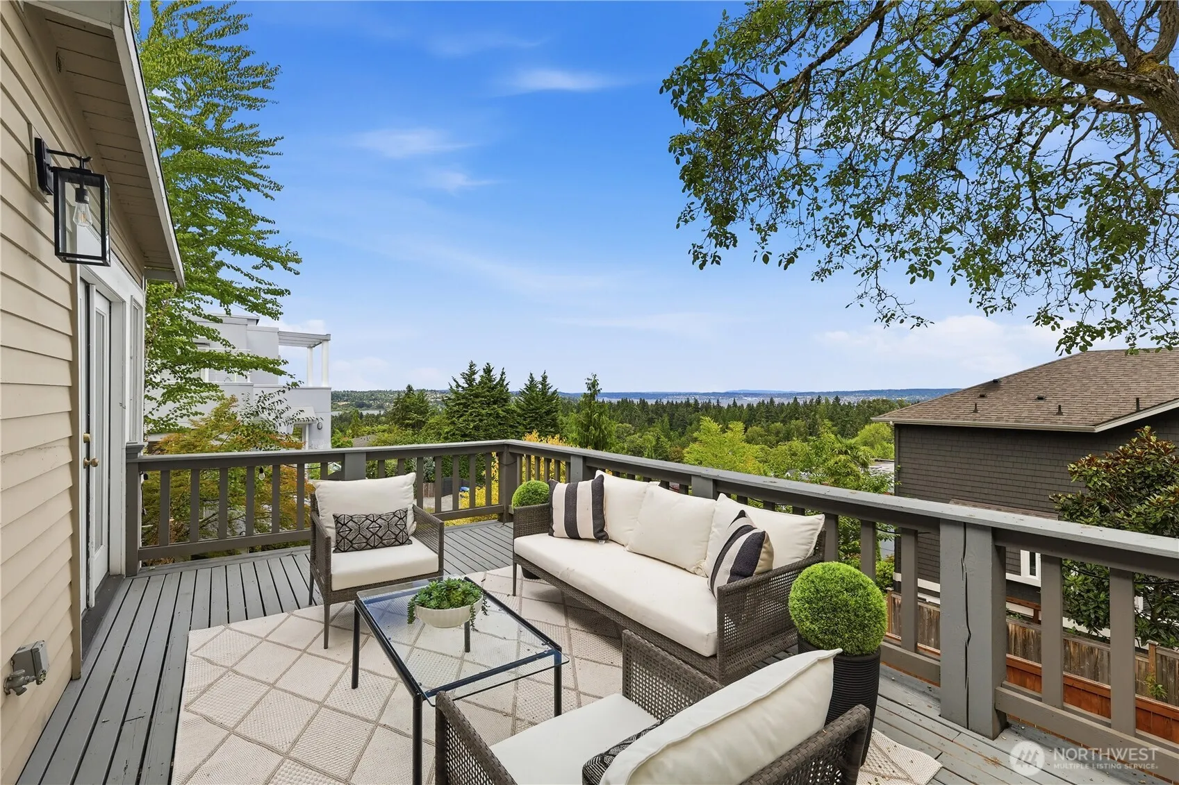 Property photo for 2406 E Helen St, Seattle