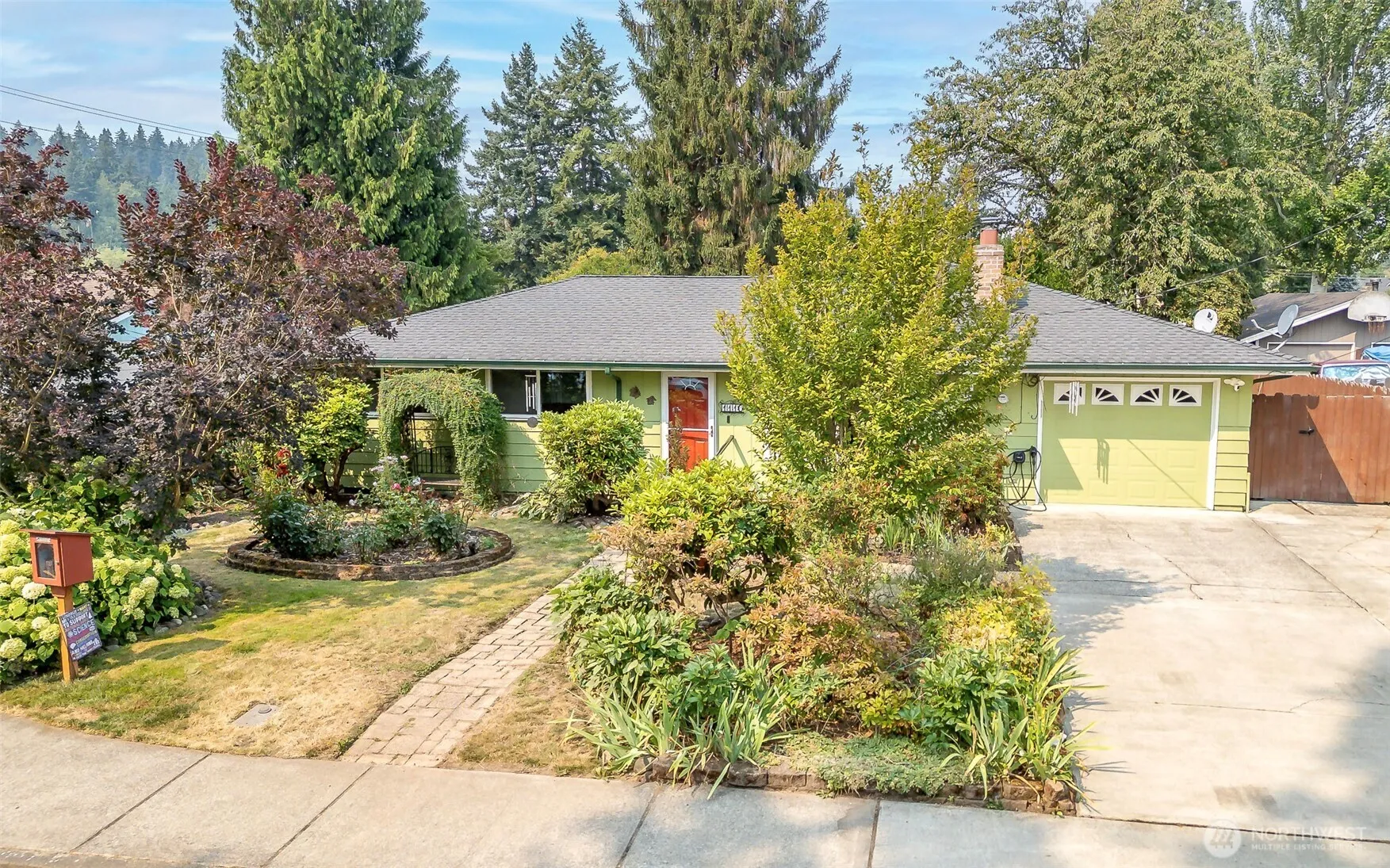 Property photo for 1110 13th Street Se, Puyallup