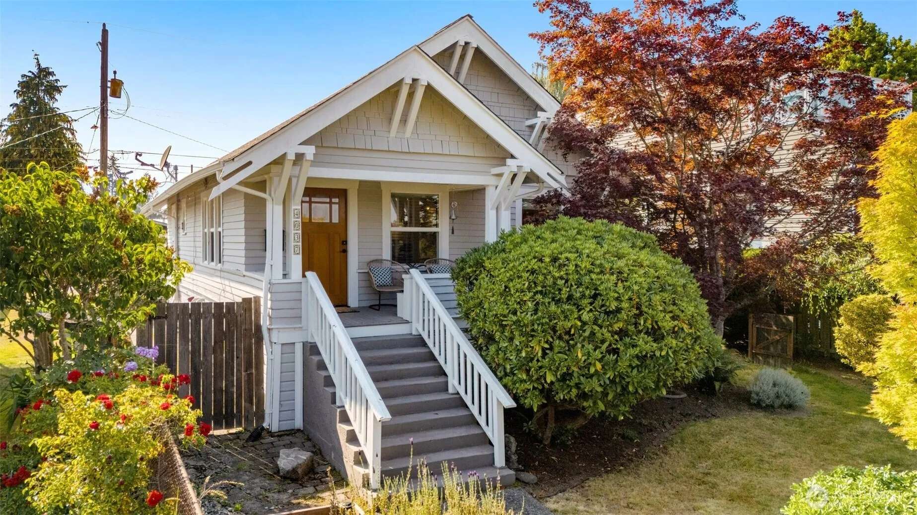 Property photo for 4037 52nd Avenue Sw, Seattle photo 2
