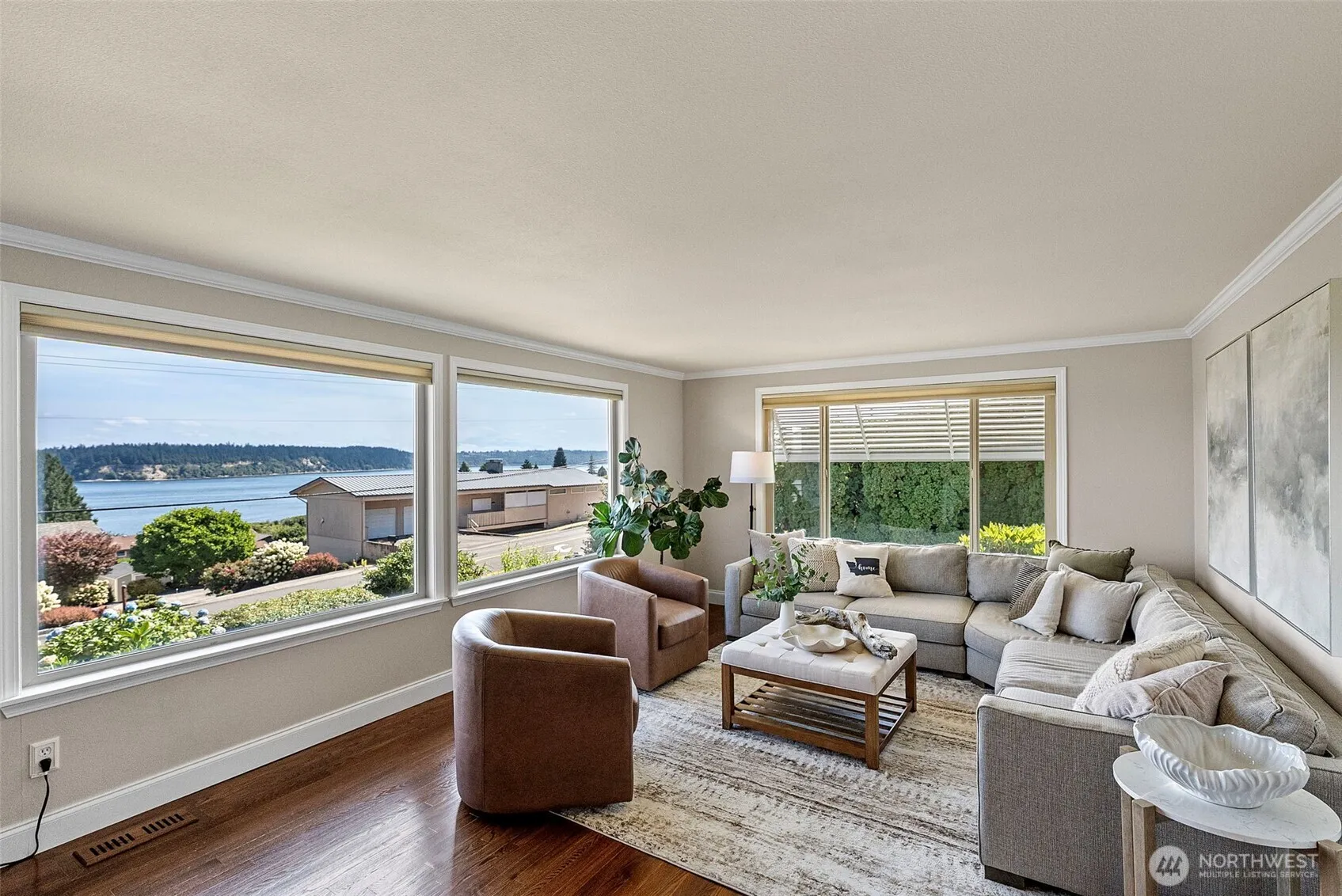 Property photo for 7108 Soundview Drive Nw, Gig Harbor photo 3