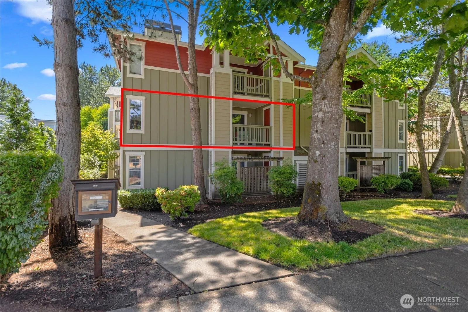 Property photo for 7711 Ne 175th Street #f202, Kenmore photo 3