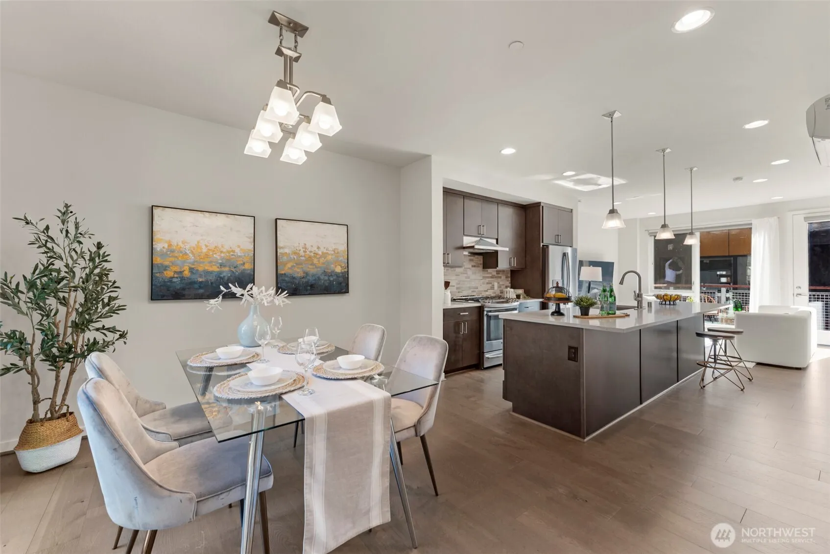 Property photo for 6535 34th Avenue Ne #b, Seattle photo 4