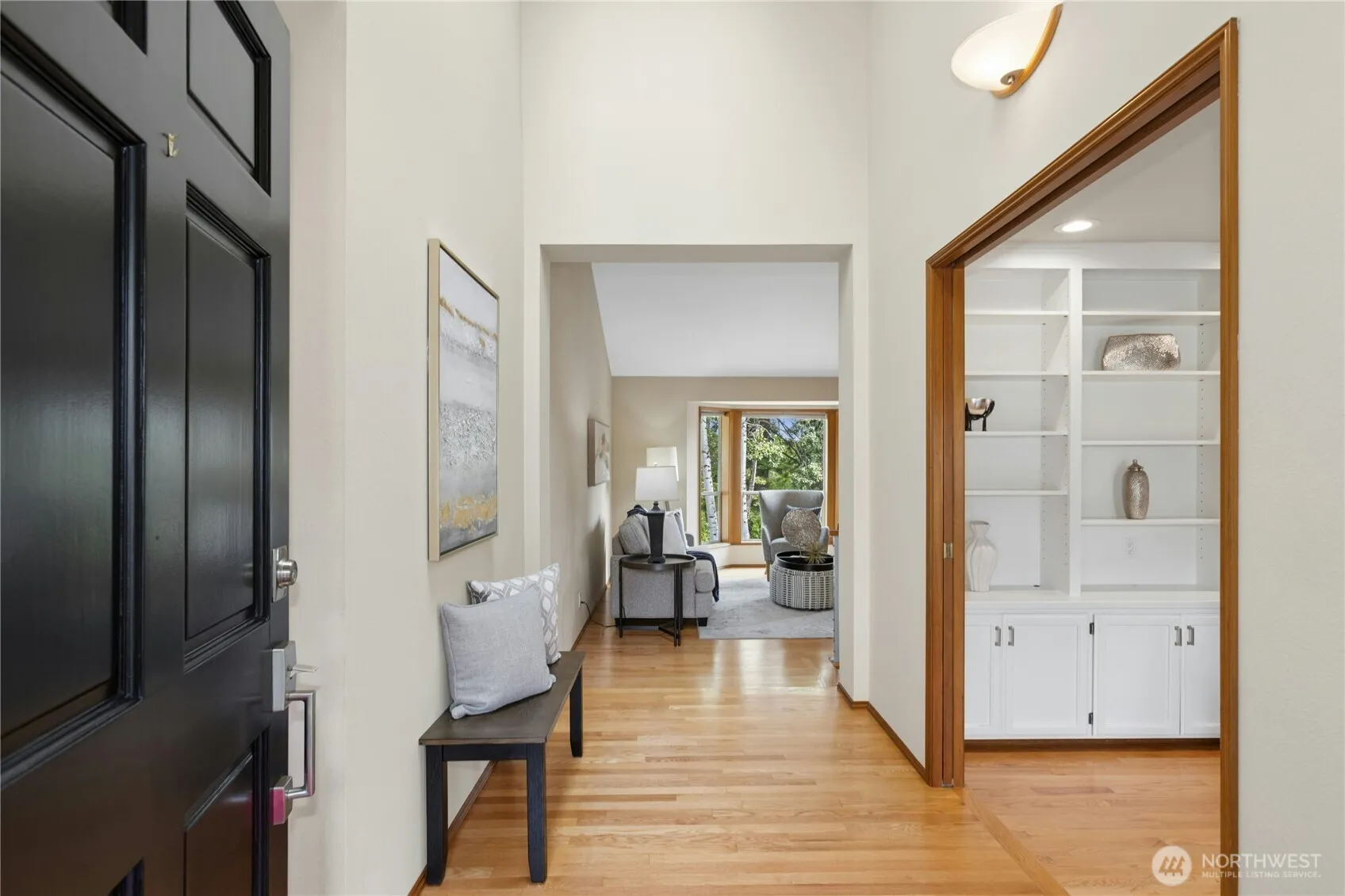 Property photo for 17102 Ne 37th Place, Bellevue photo 4