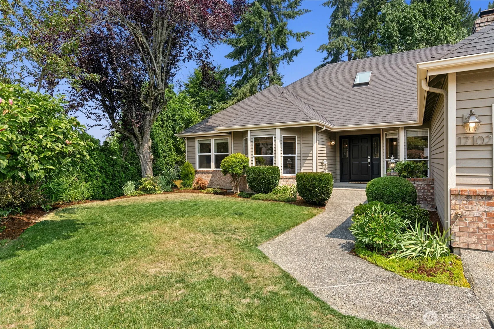 Property photo for 17102 Ne 37th Place, Bellevue photo 3