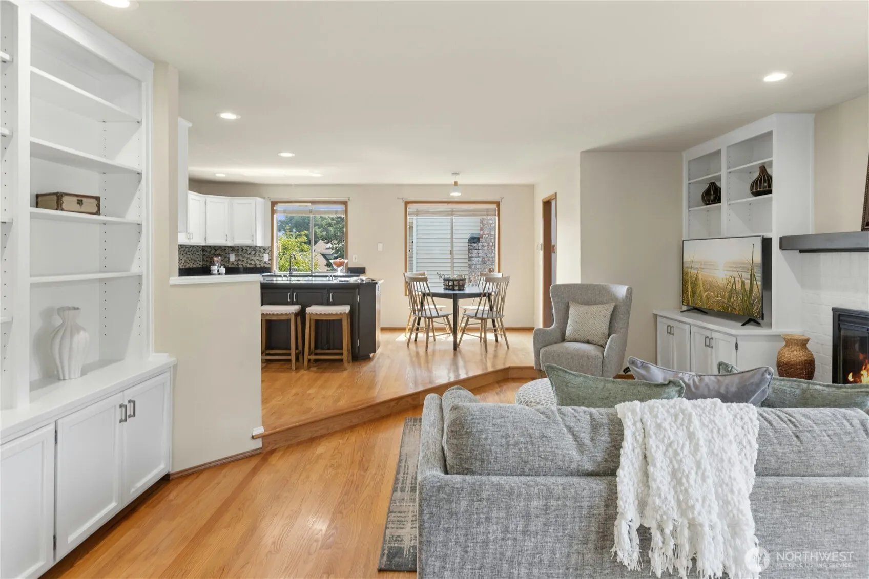 Property photo for 17102 Ne 37th Place, Bellevue photo 5