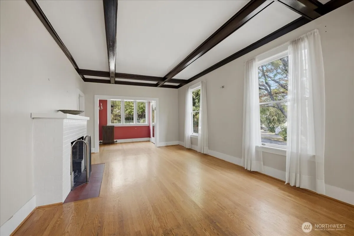 Property photo for 1532 5th Avenue W, Seattle photo 5
