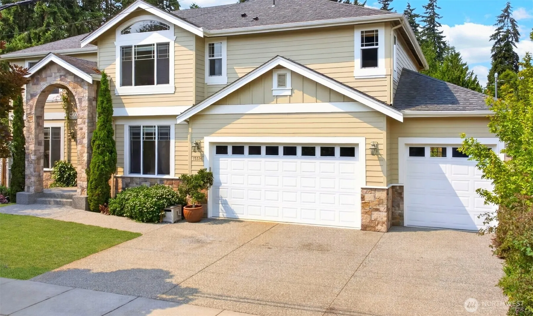 Property photo for 15516 56th Avenue W, Edmonds photo 3