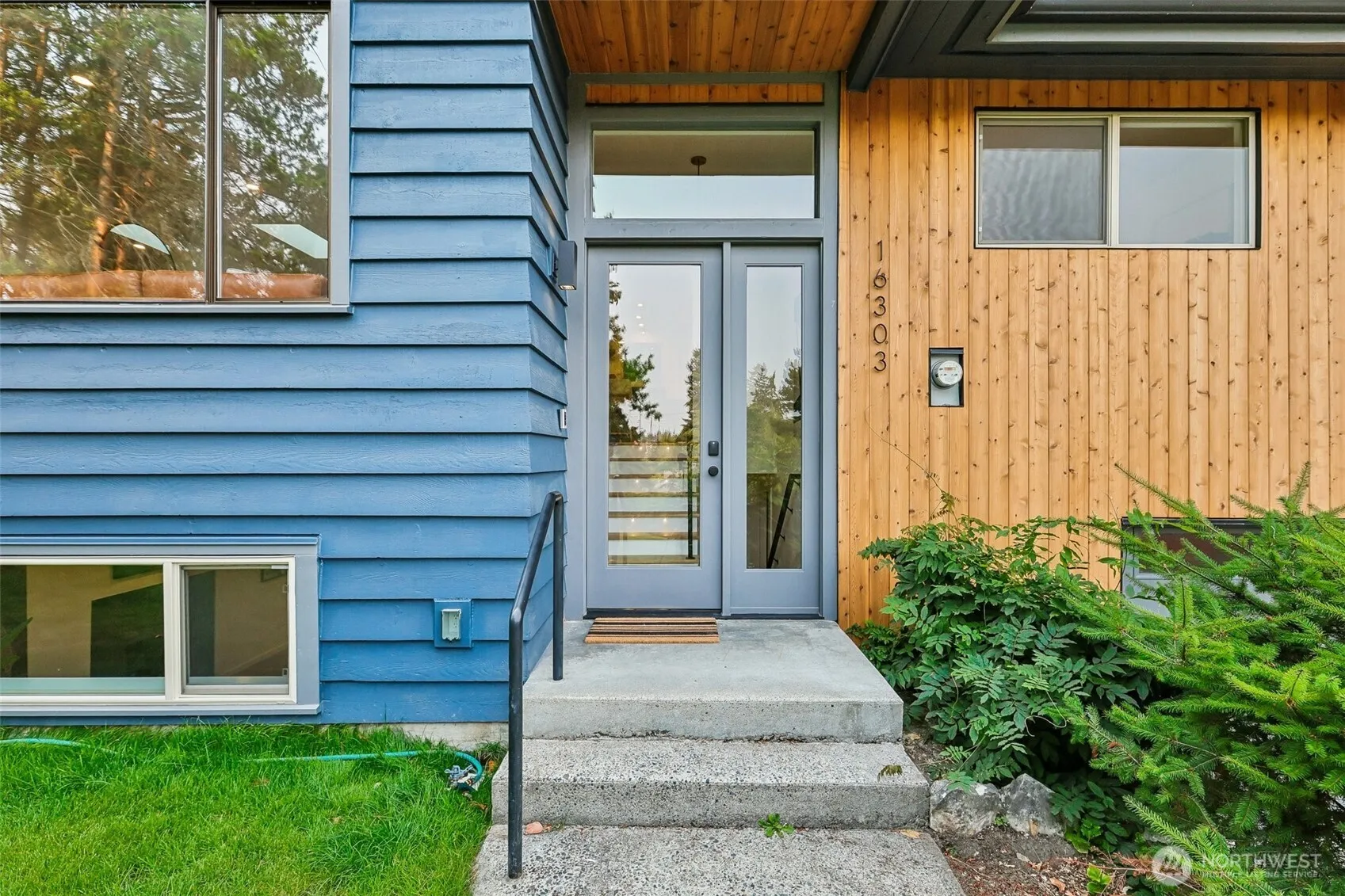 Property photo for 16303 Densmore Avenue N, Shoreline photo 2