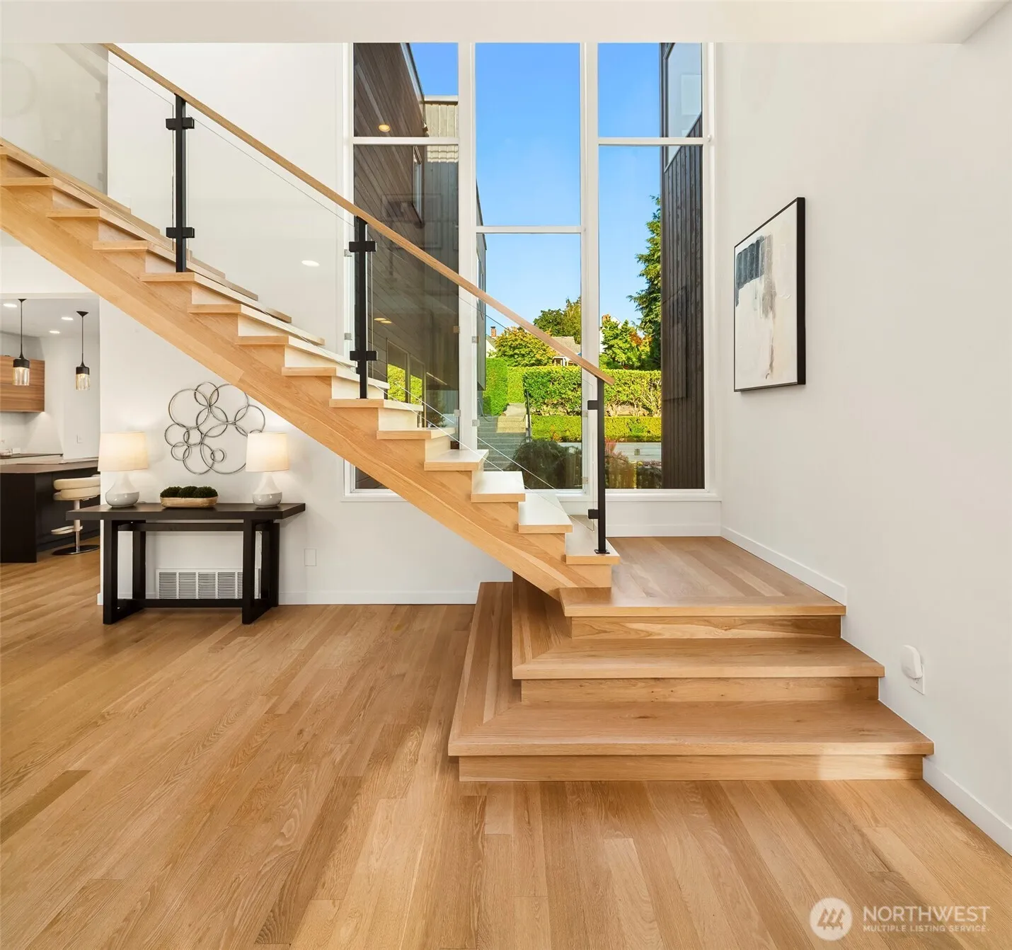 Property photo for 2524 30th Avenue W, Seattle photo 3