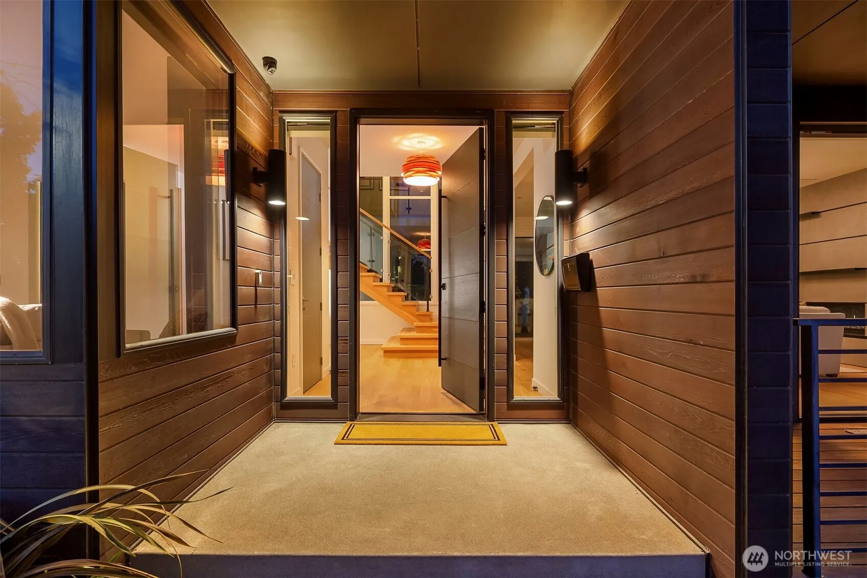 Property photo for 2524 30th Avenue W, Seattle photo 2