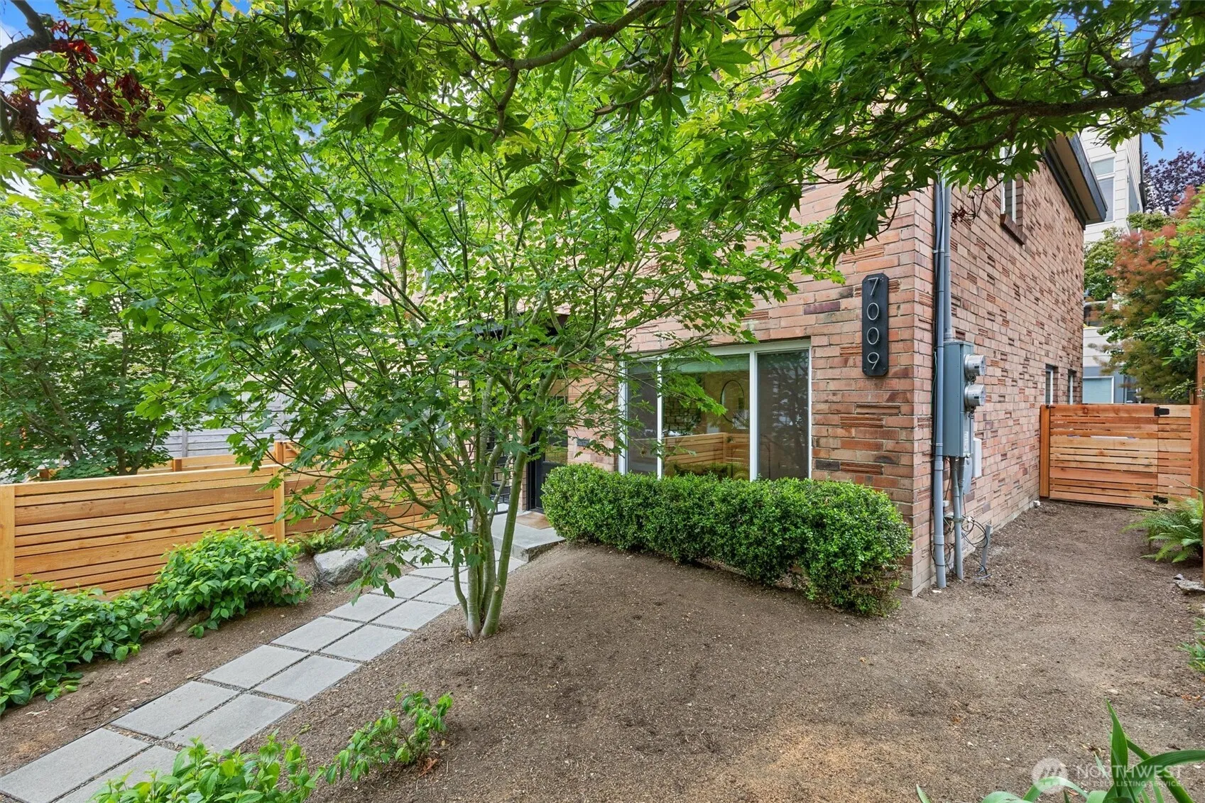 Property photo for 7009 Alonzo Avenue Nw, Seattle photo 3