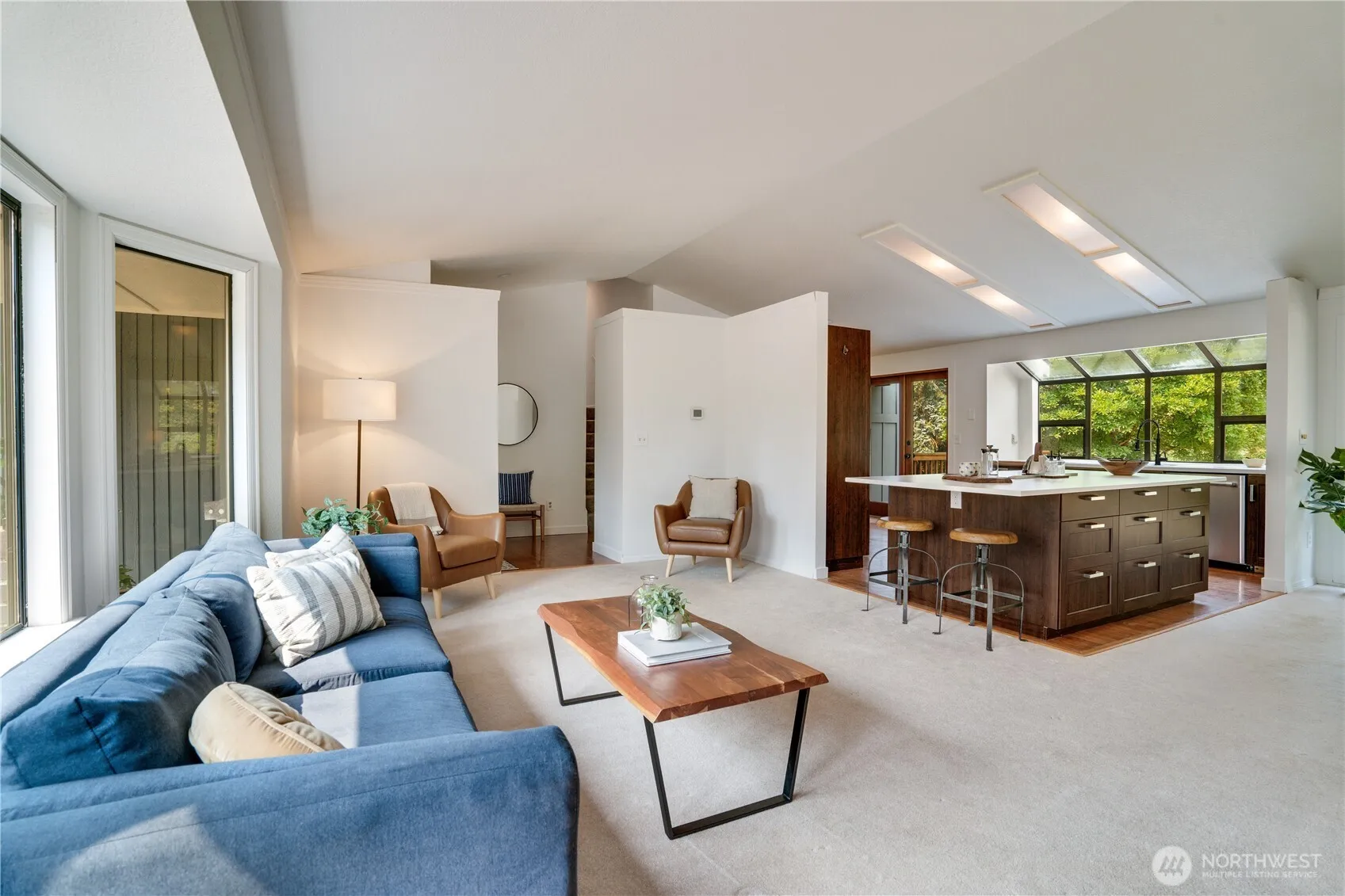Property photo for 7009 Cameo Drive Sw, Lakewood photo 4