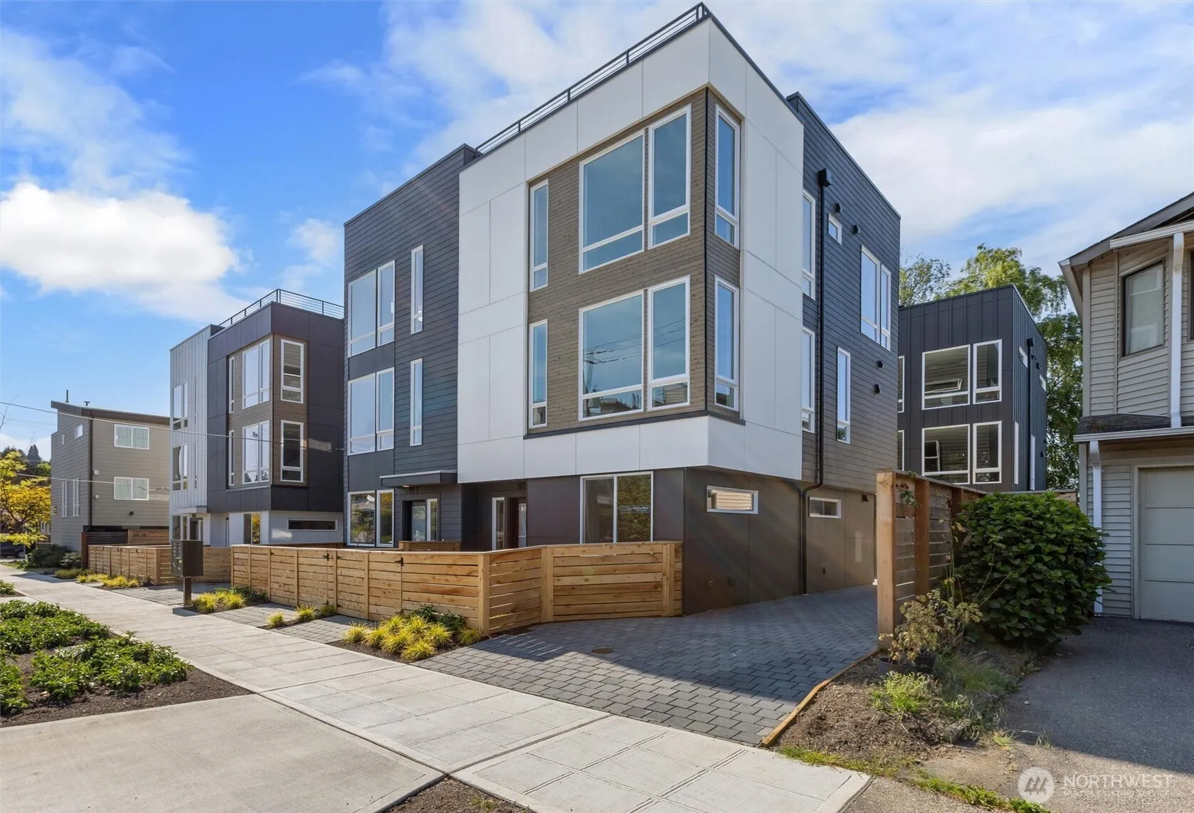 Property photo for 813 Nw 63rd St Street, Seattle photo 3
