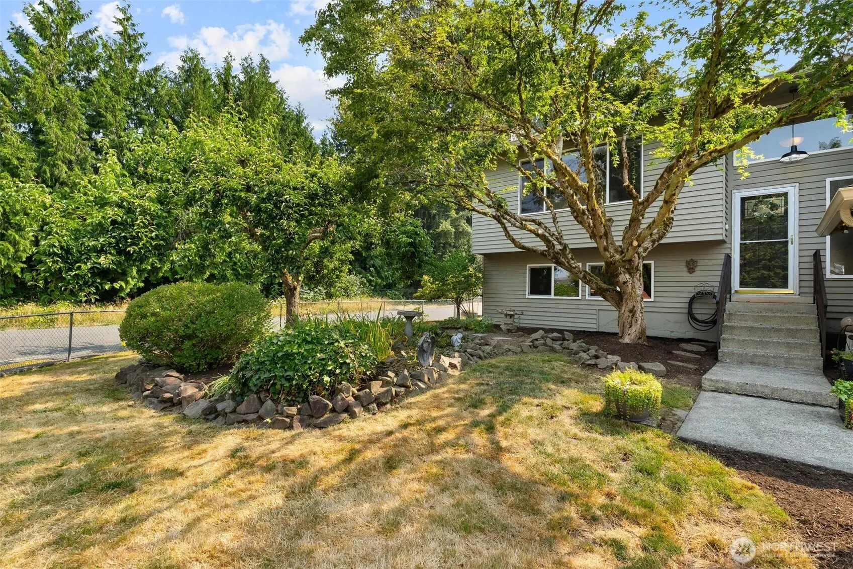 Property photo for 12817 48th Drive Se, Everett photo 2