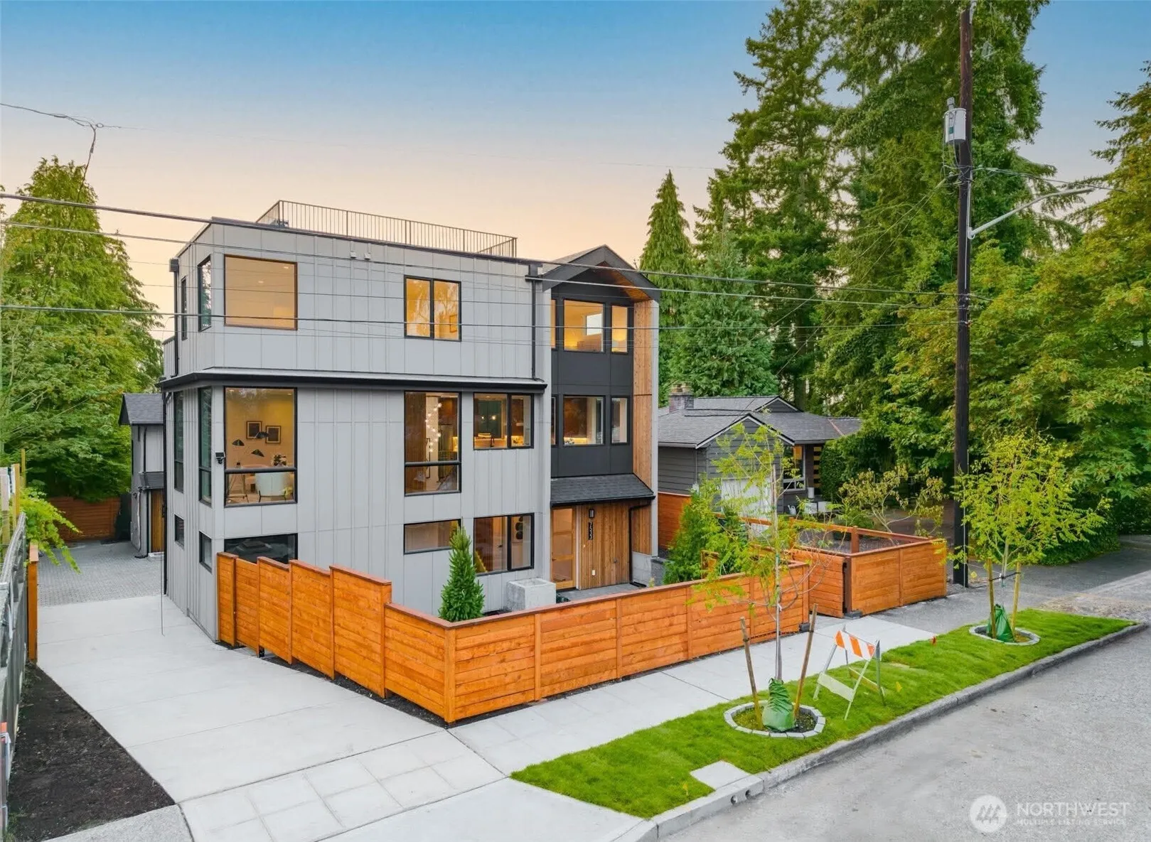 Property photo for 7533 31st Avenue Ne, Seattle photo 2