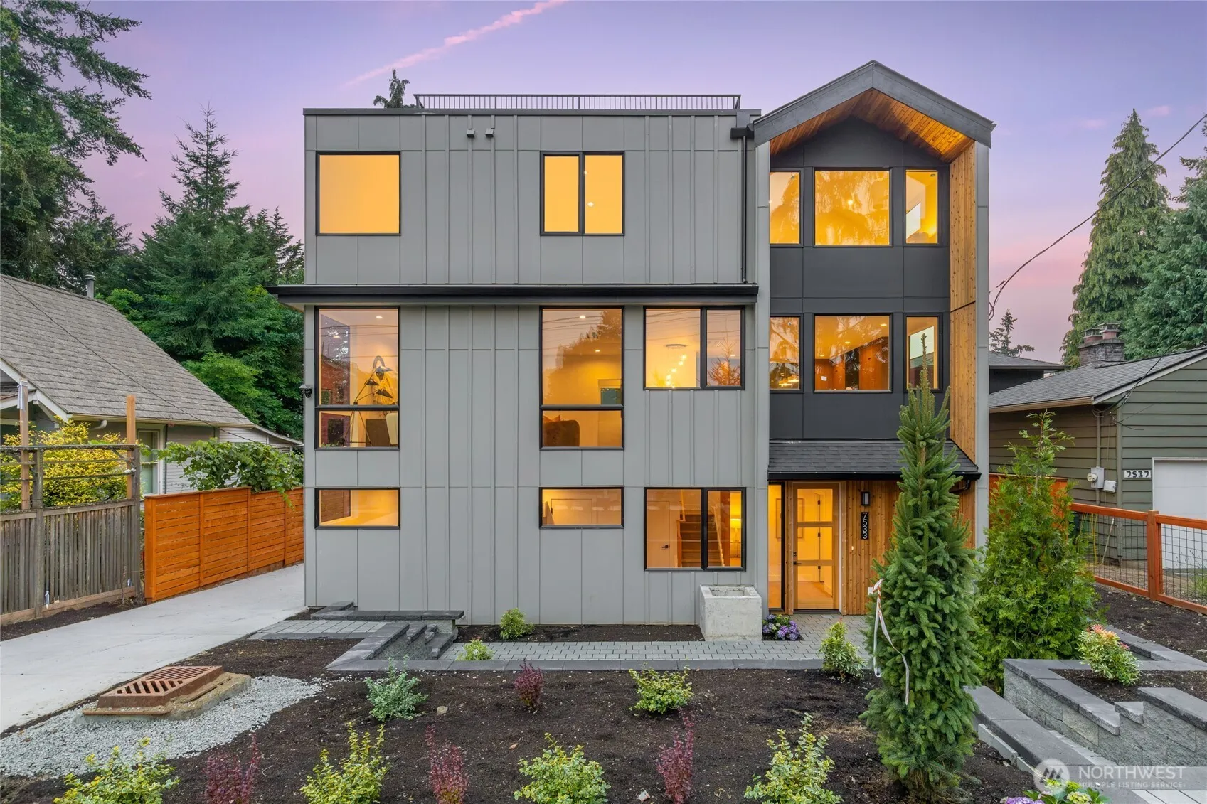 Property photo for 7533 31st Avenue Ne, Seattle