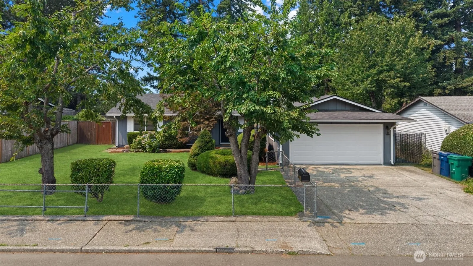 Property photo for 16749 128th Avenue Se, Renton photo 2