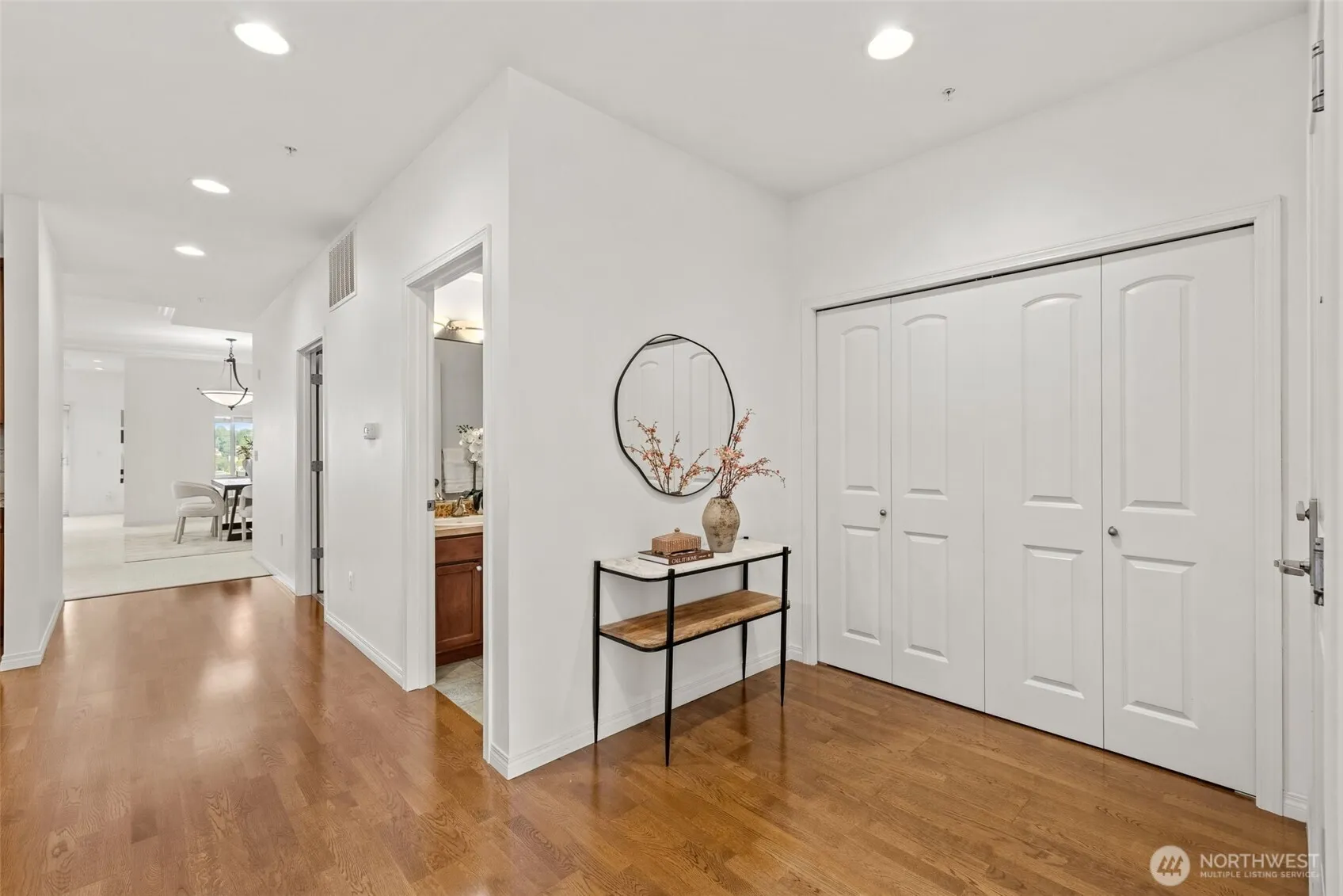 Property photo for 3112 Sw Avalon Way #501, Seattle photo 2