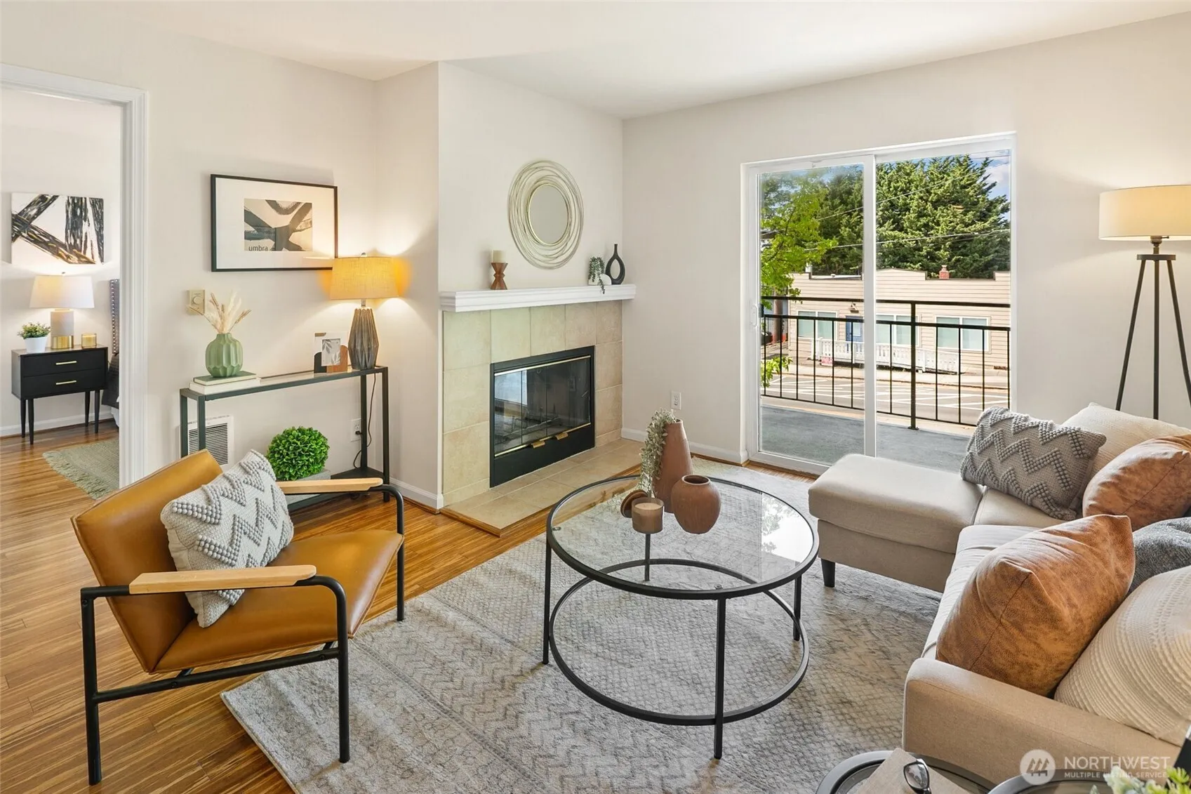 Property photo for 9750 Greenwood Avenue N #203, Seattle photo 4