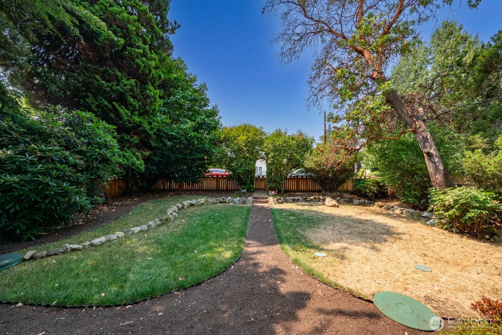 Property photo for 9556 Phinney Avenue N, Seattle photo 3