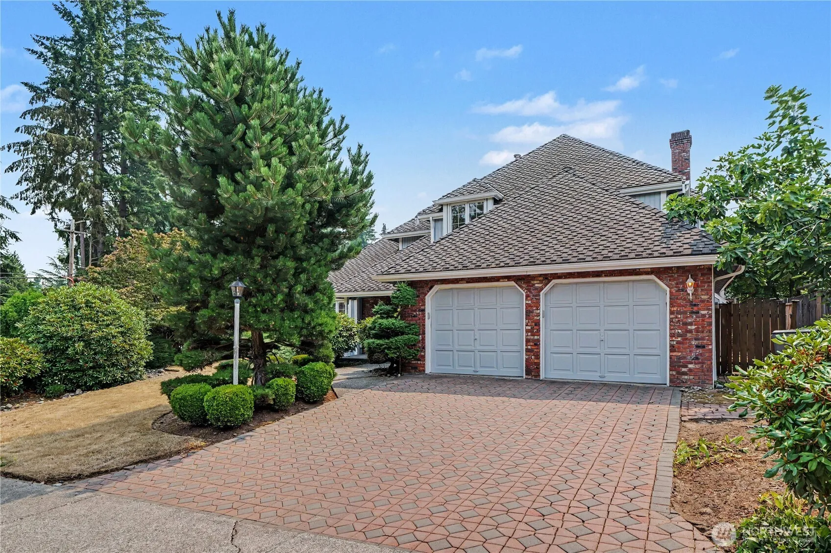 Property photo for 12645 Ne 68th Pl, Kirkland photo 2