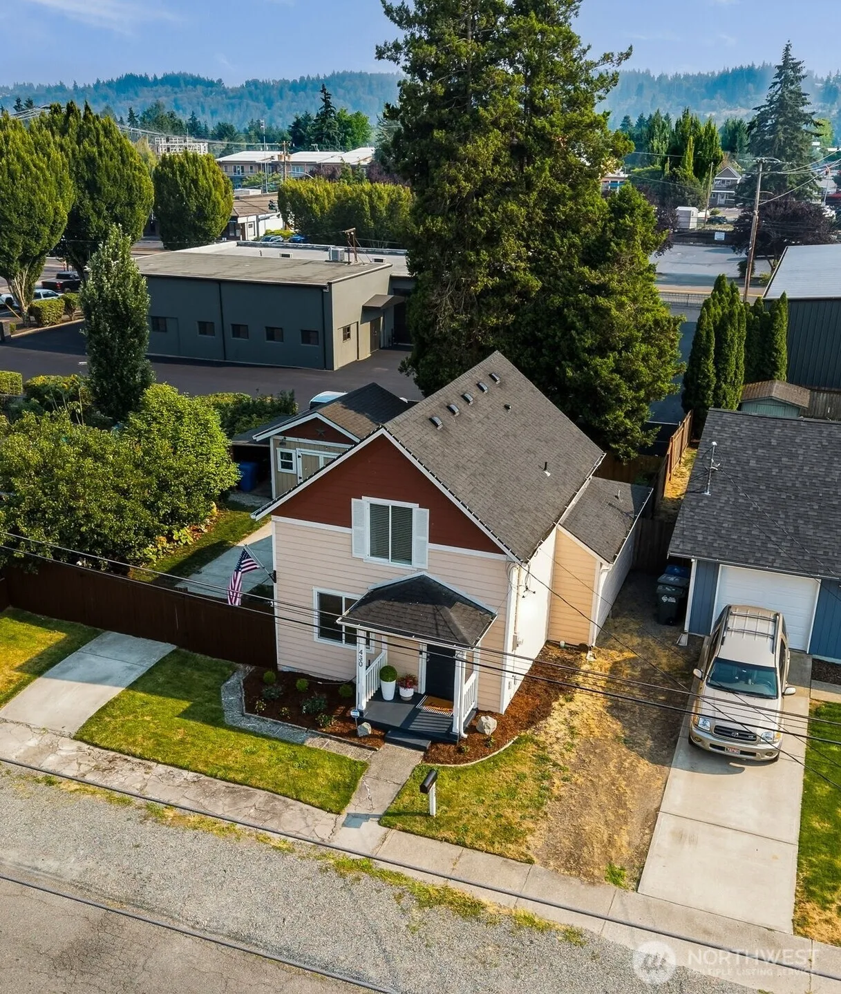 Property photo for 430 2nd Avenue Ne, Puyallup photo 3