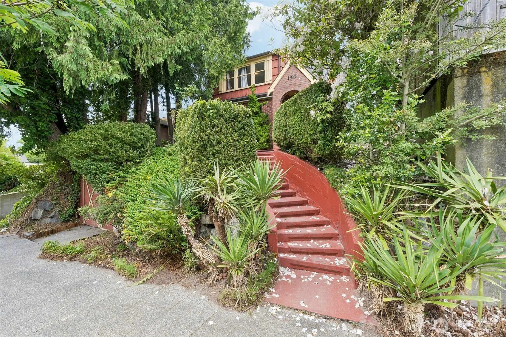 Property photo for 150 Nw 84th Street, Seattle photo 2