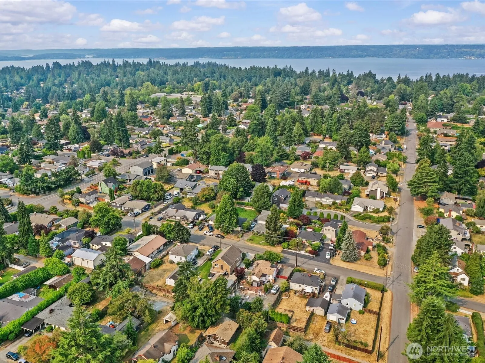 Property photo for 15820 12th Avenue Sw, Burien photo 2