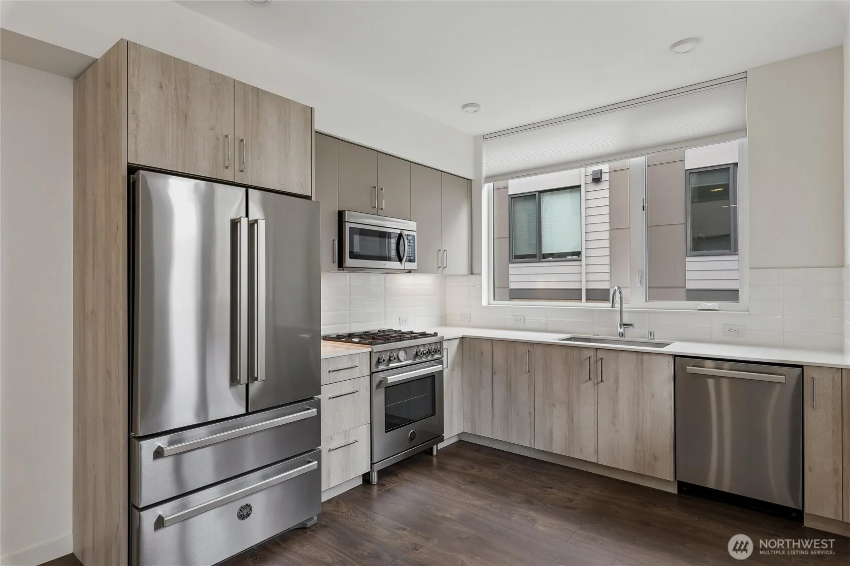 Property photo for 6311 9th Street Ne #a, Seattle photo 3