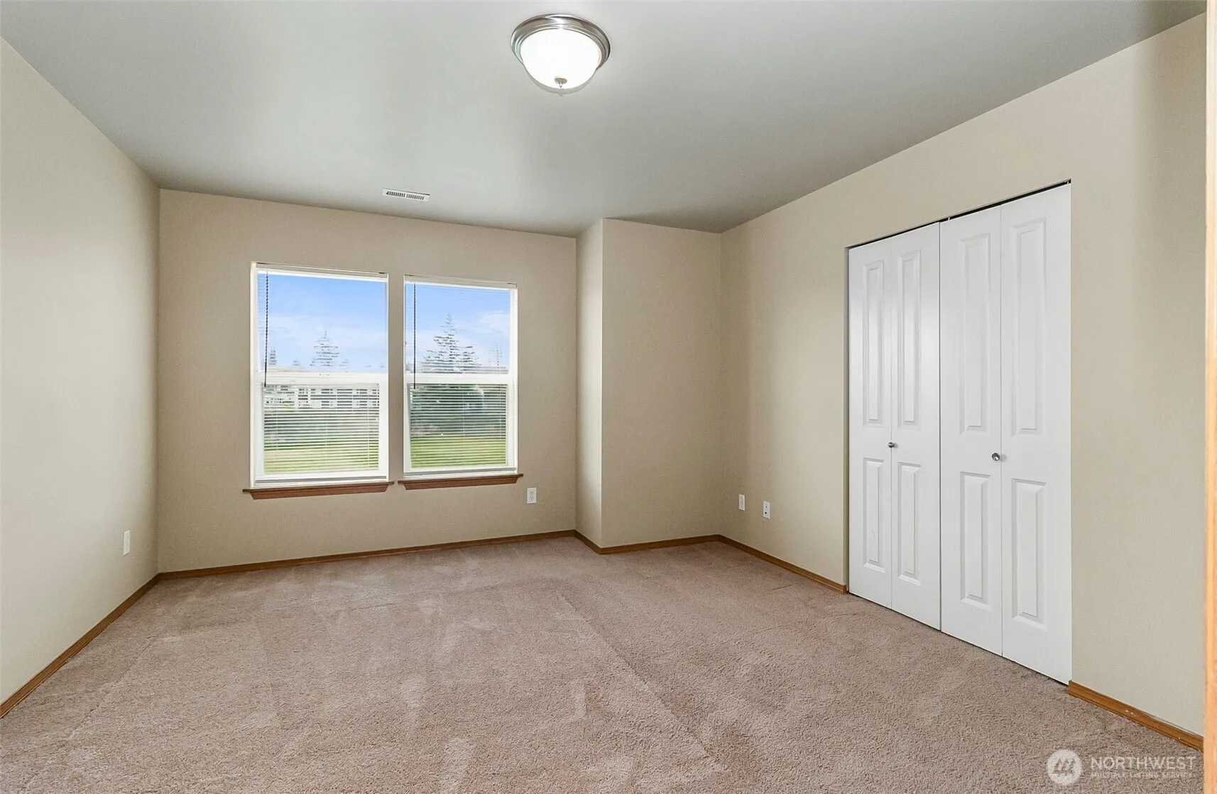 Property photo for 2905 11th Street #b, Everett photo 3