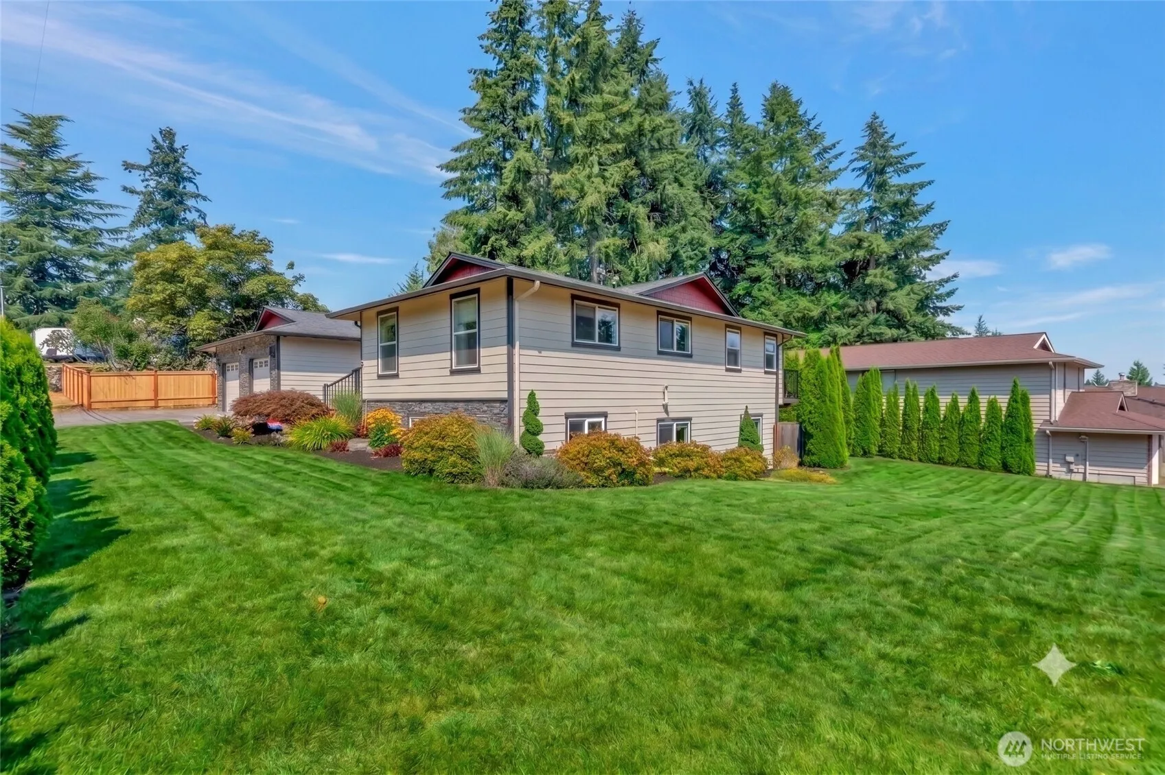 Property photo for 18804 64th Avenue Ne, Kenmore