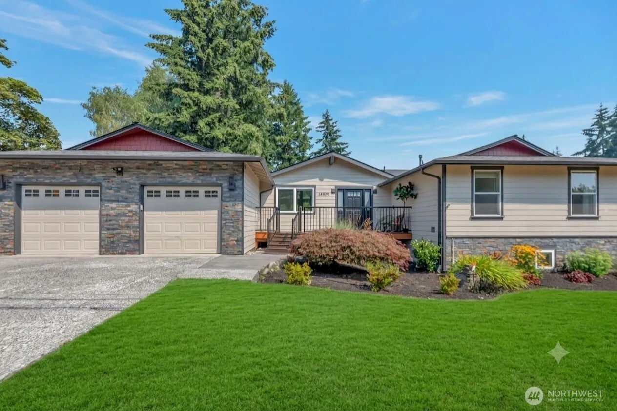 Property photo for 18804 64th Avenue Ne, Kenmore photo 3