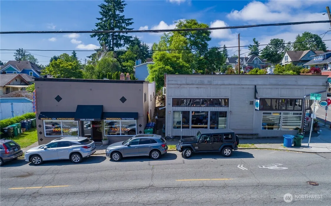 Property photo for 305 Ne 65th Street, Seattle photo 2