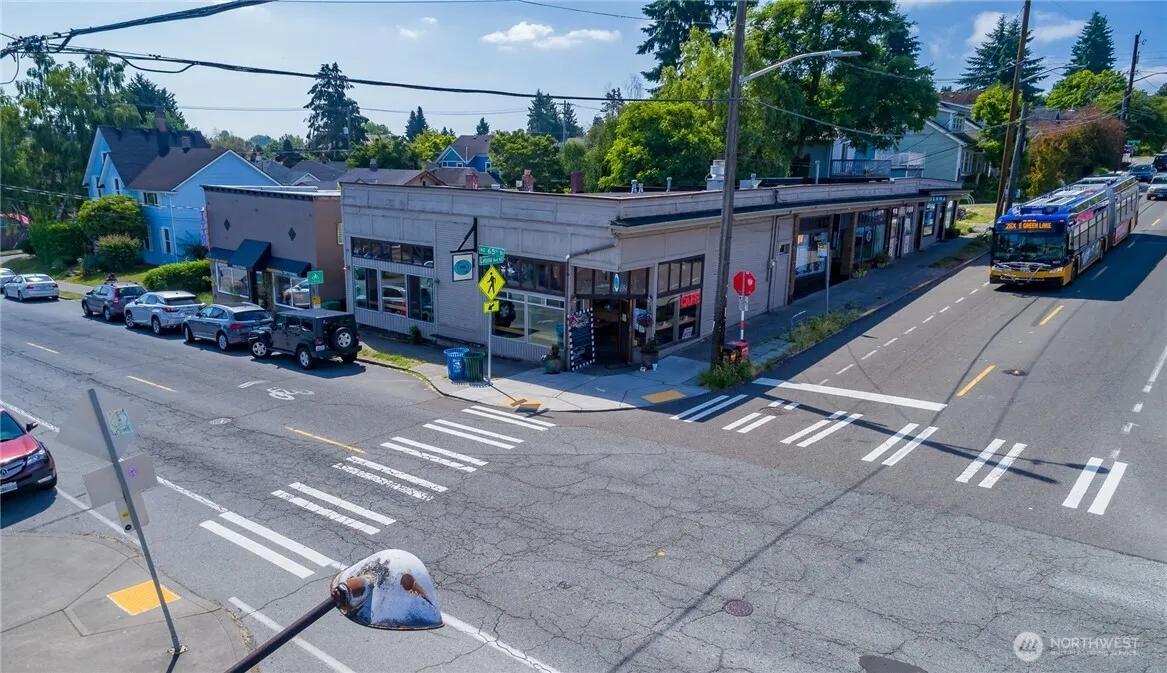 Property photo for 305 Ne 65th Street, Seattle photo 5