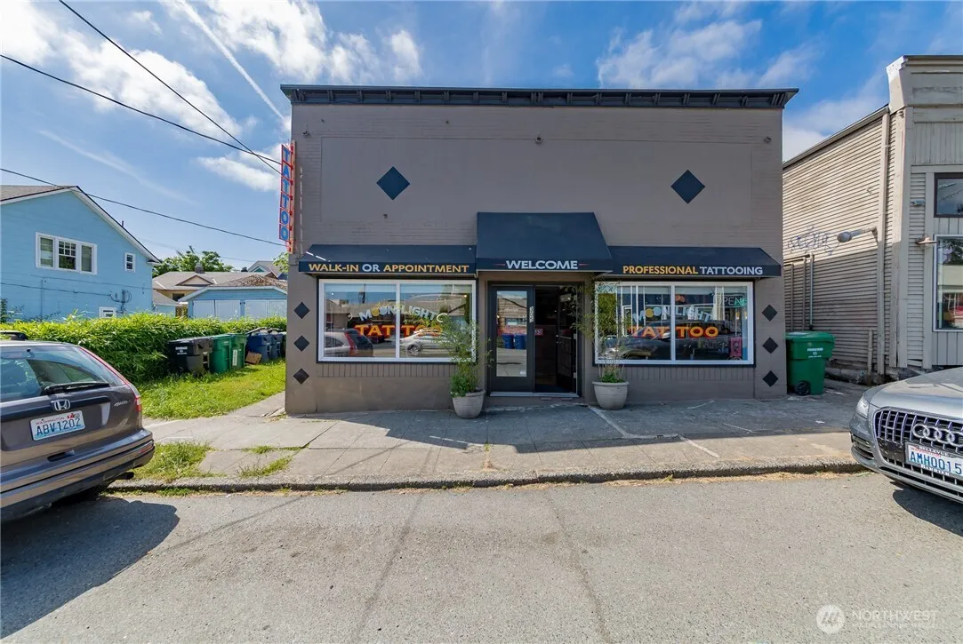 Property photo for 305 Ne 65th Street, Seattle