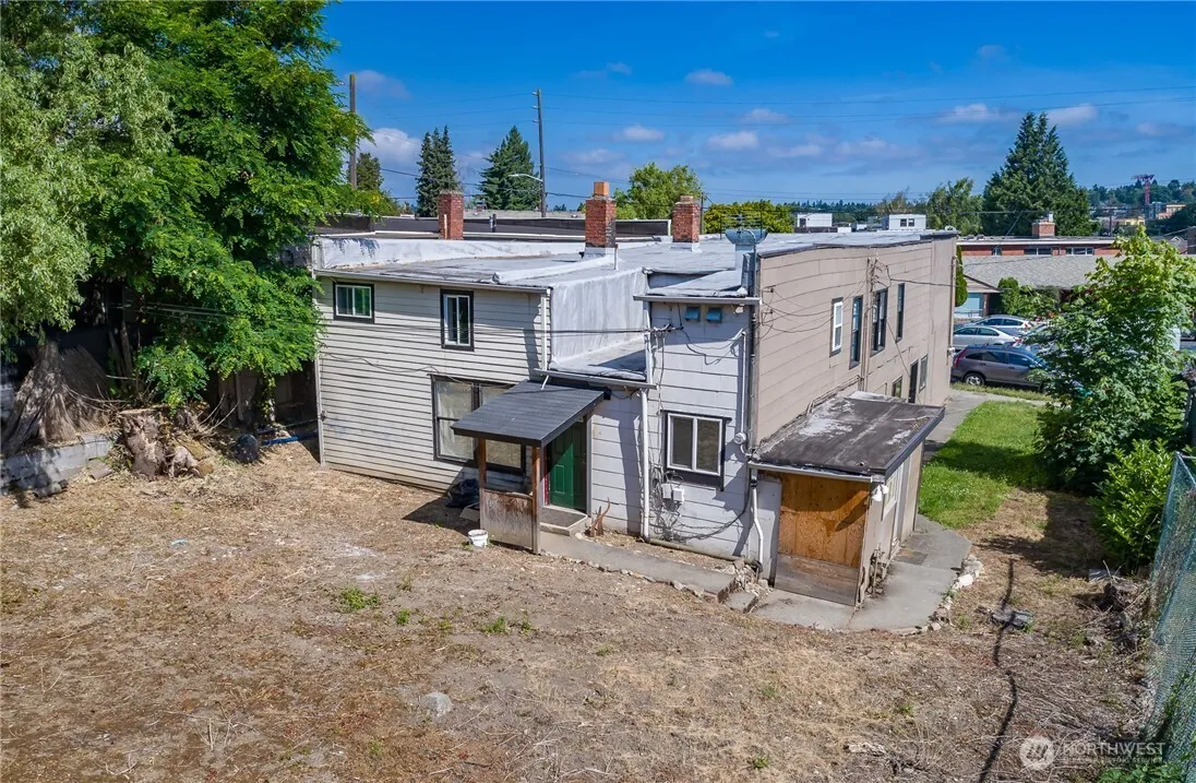 Property photo for 305 Ne 65th Street, Seattle photo 4